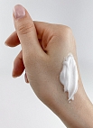 Consly~Восстанавливающий крем-сыворотка для рук с экстрактом масла ши~Shea Butter Hand Essence Cream